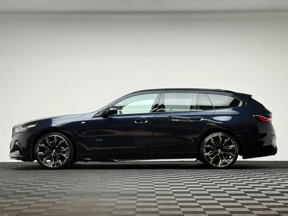 BMW 5-Series 530E M SPORT - Image 4