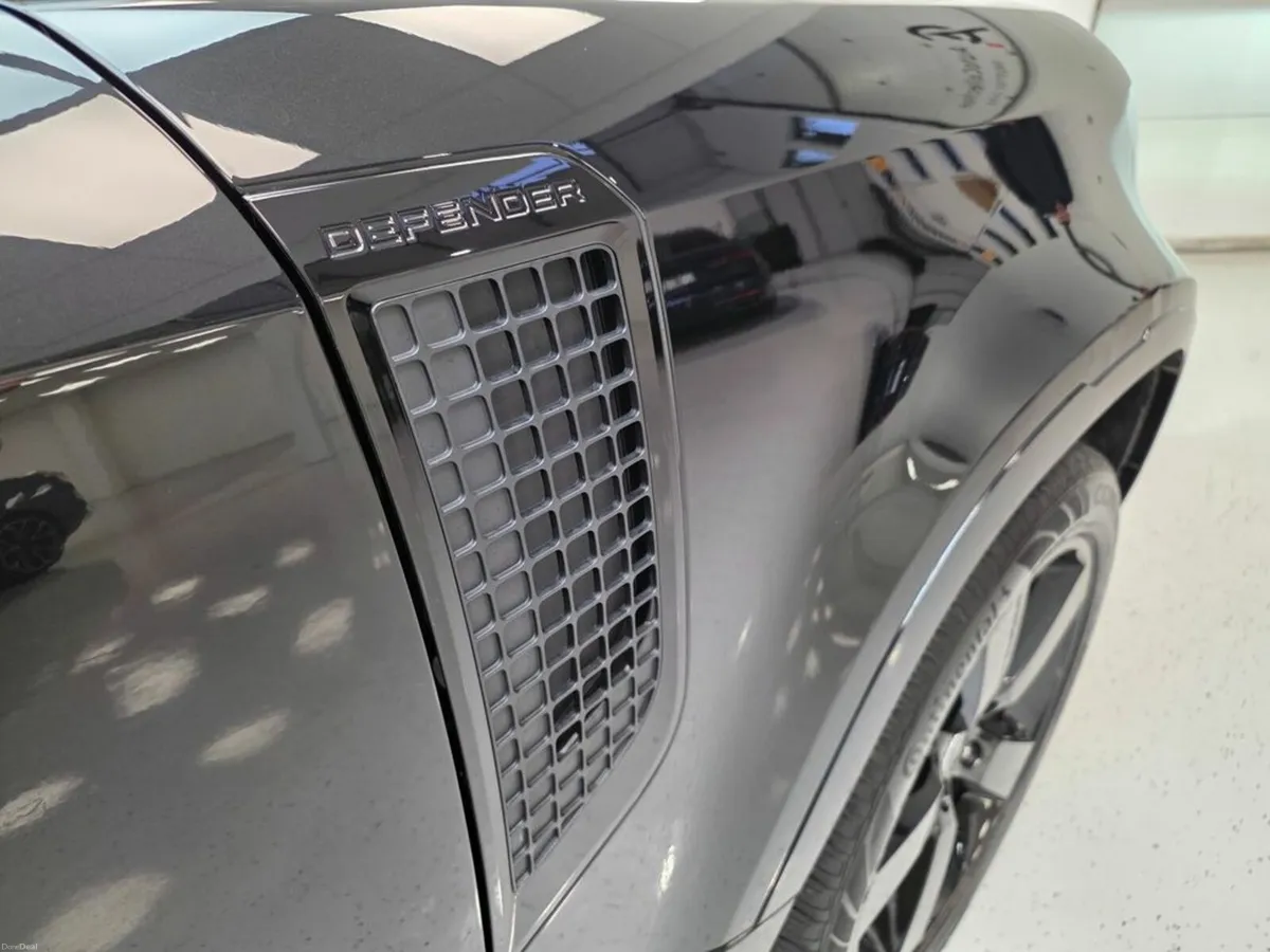 Land Rover Defender **P300E HSE X-DYNAMIC**ONLY 3K - Image 4