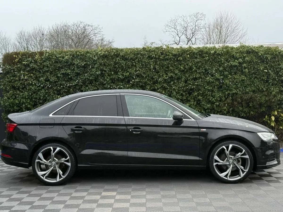 Audi A3 S-LINE PACK 1.4 TFSI // VERY LOW MILEAGE / - Image 2