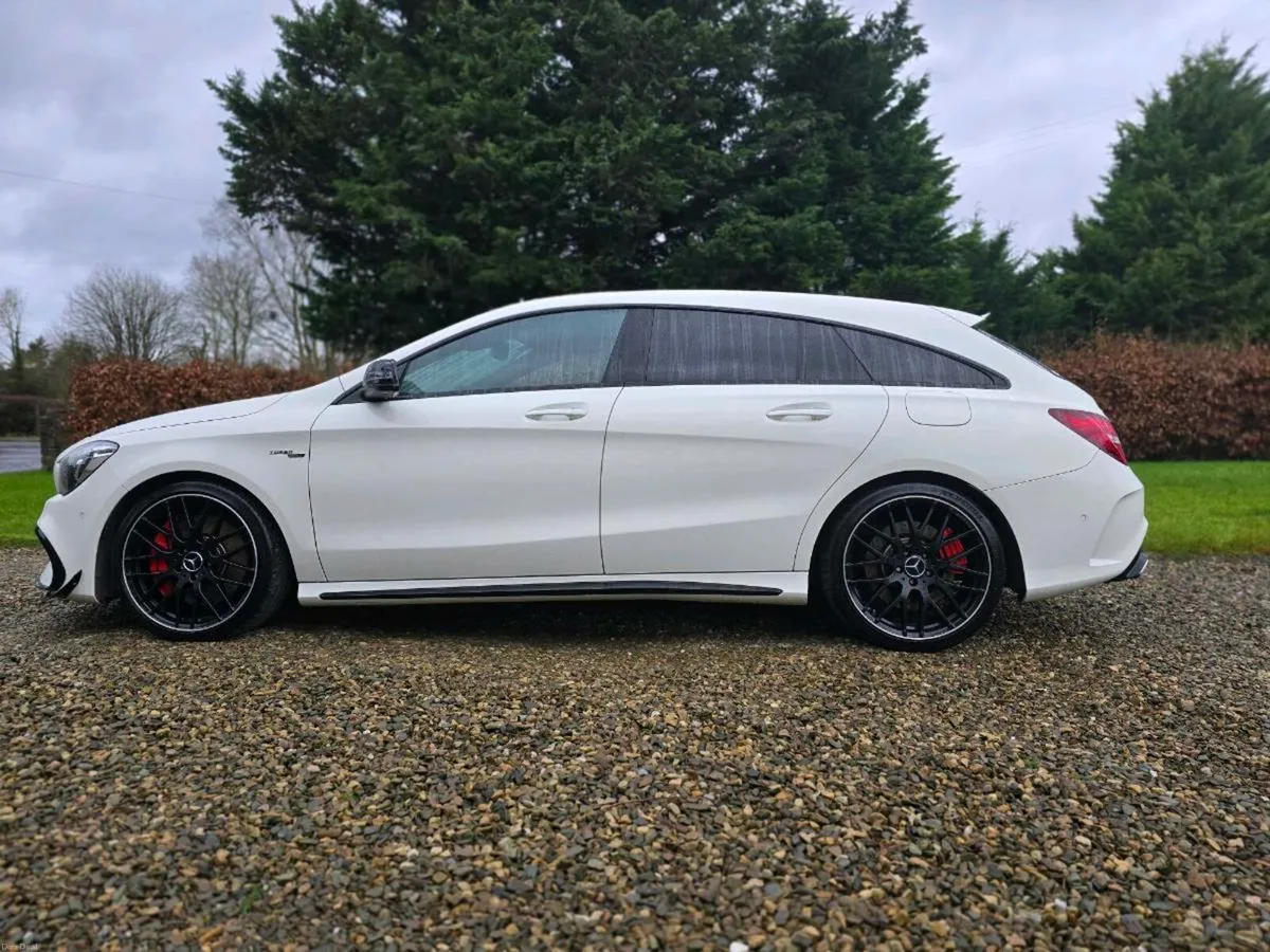 Mercedes CLA45 AMG Shooting Break - Image 4
