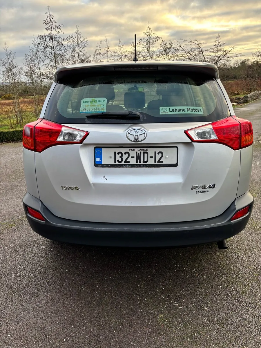 Toyota RAV4 Aura - Image 4