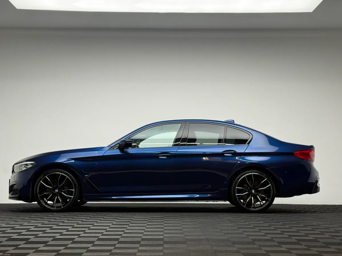 BMW 5-Series 530E M SPORT - Image 4