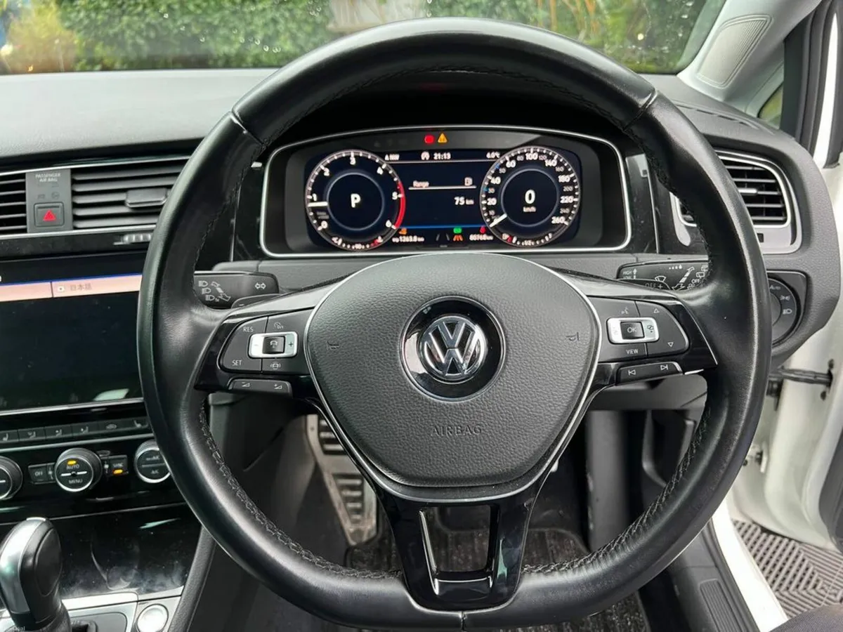 Volkswagen Golf HIGHLINE 2.0 TDI // LEATHER HEATED - Image 4