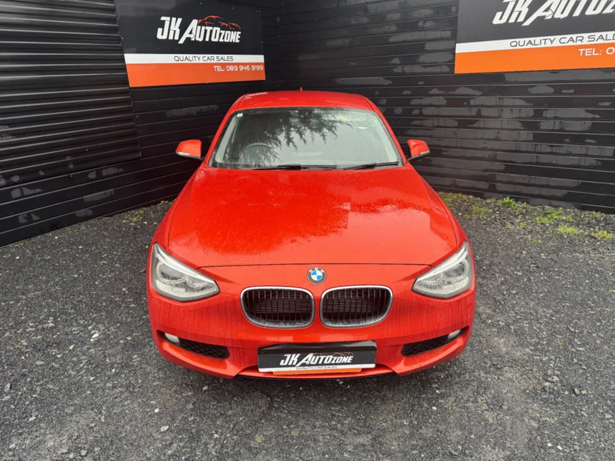 BMW 1-Series *116i AUTO 5DR* - Image 2
