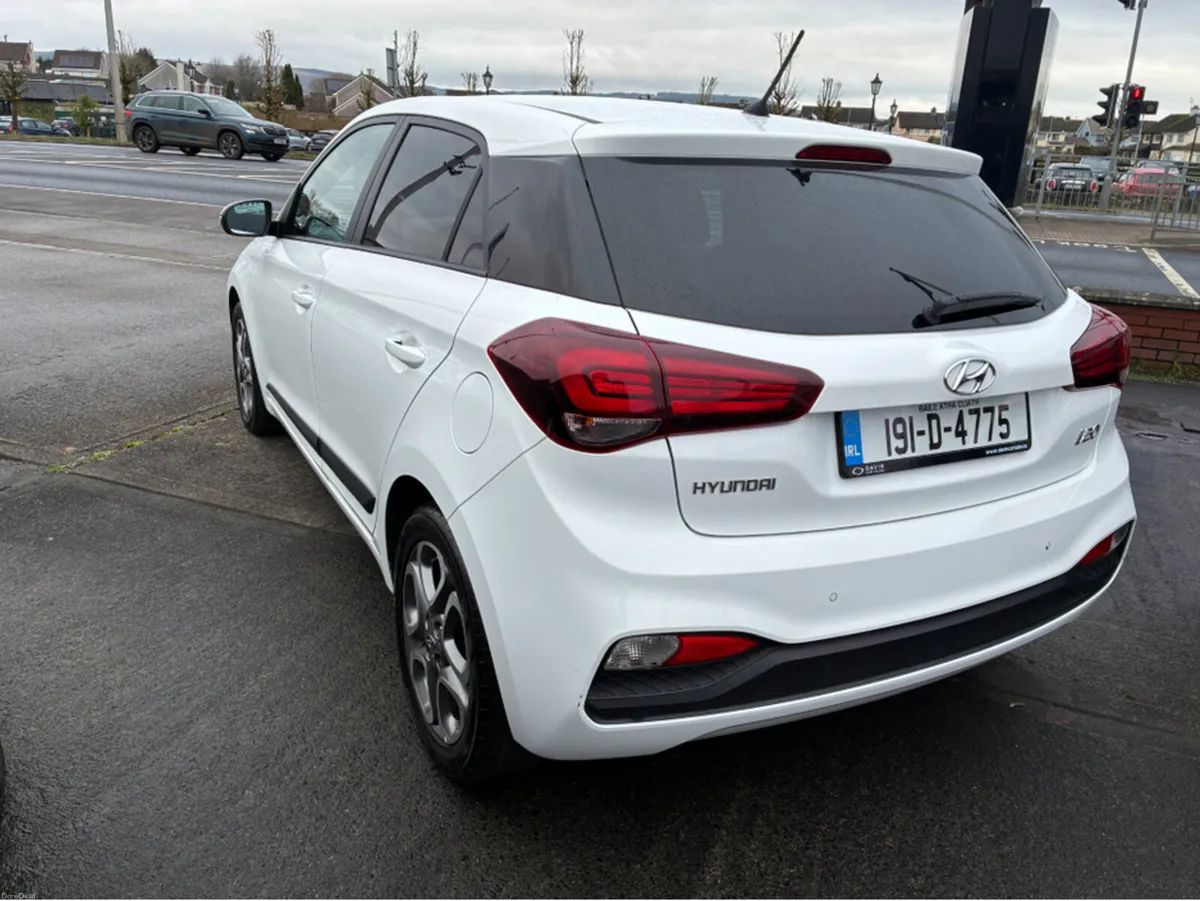 Hyundai i20 ACTIVE DELUXE 5DR - Image 4