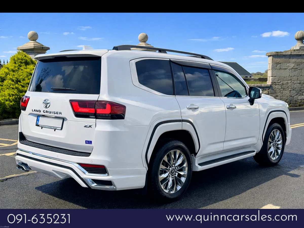 Toyota Land Cruiser AMAZON 300 SERIES 3.3 V6 DIESE - Image 3