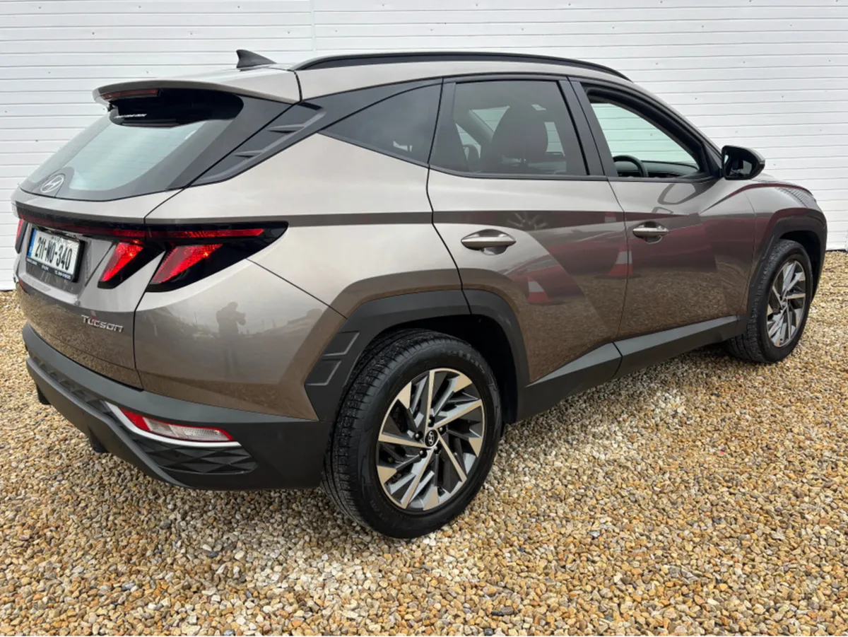 Hyundai Tucson IX35 EXECUTIVE 2WD 5DR - Image 2