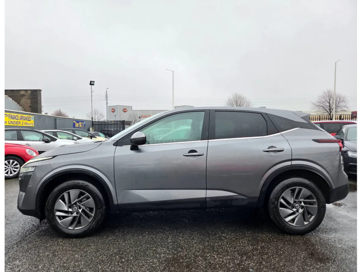 Nissan Qashqai 1.3 ** HIGH SPEC IRISH CAR ** 2 KEY - Image 3