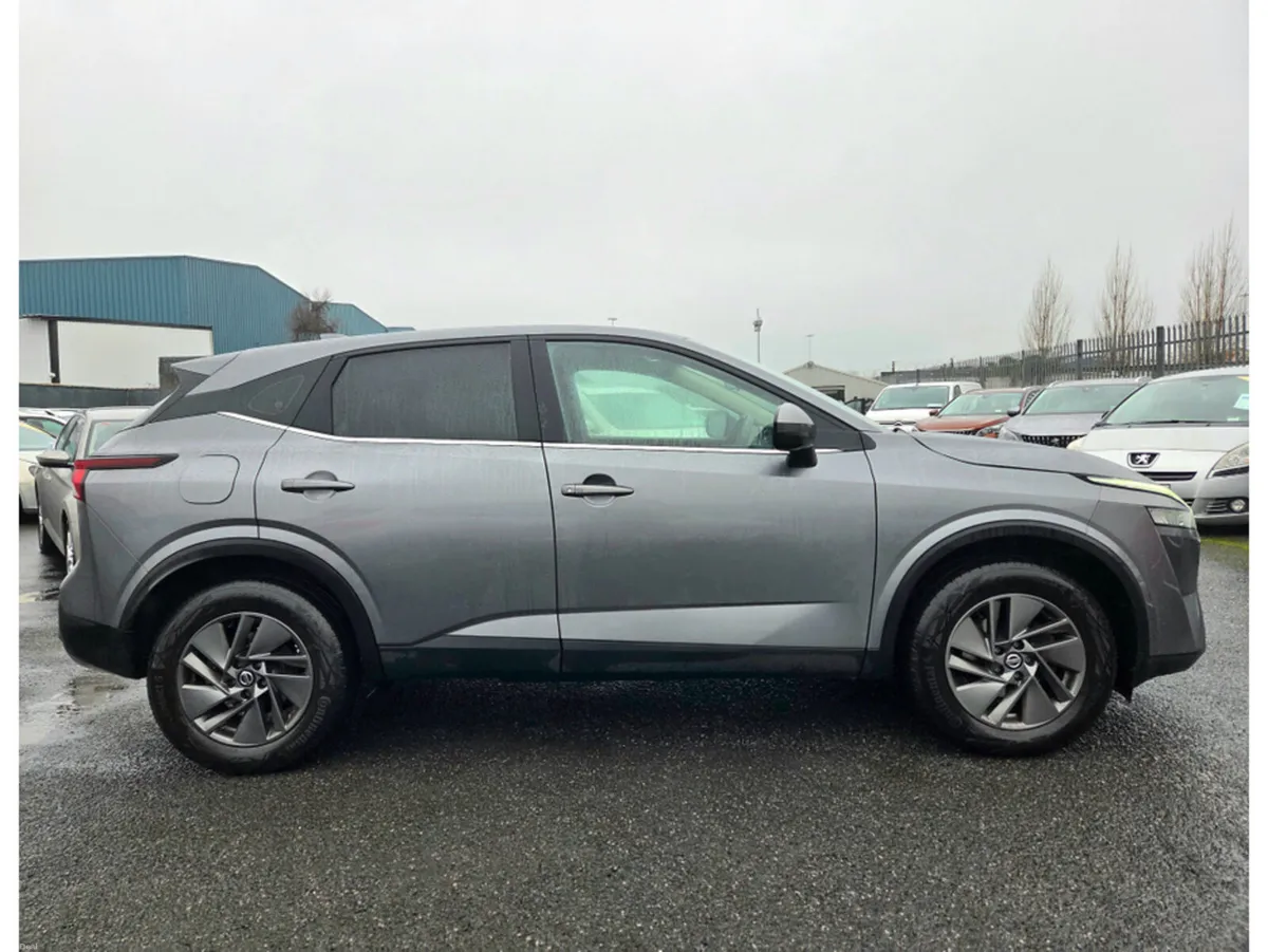 Nissan Qashqai 1.3 ** HIGH SPEC IRISH CAR ** 2 KEY - Image 4