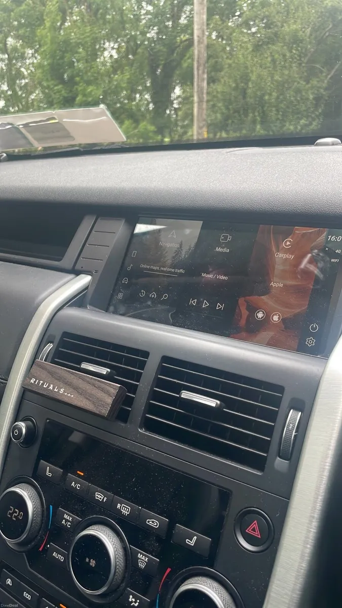 Land Rover Discovery Sport 2017 - Image 3