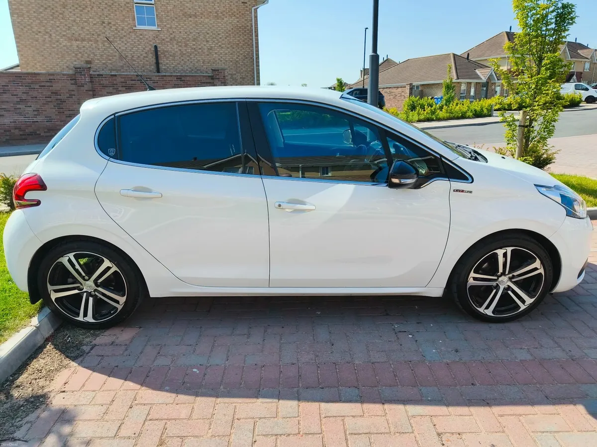 Peugeot 208 2016 - Image 3