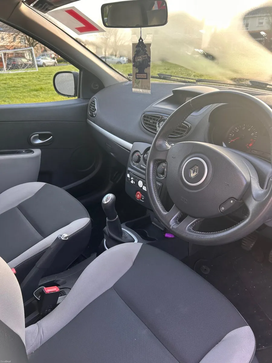 Renault Clio 2012 - Image 1