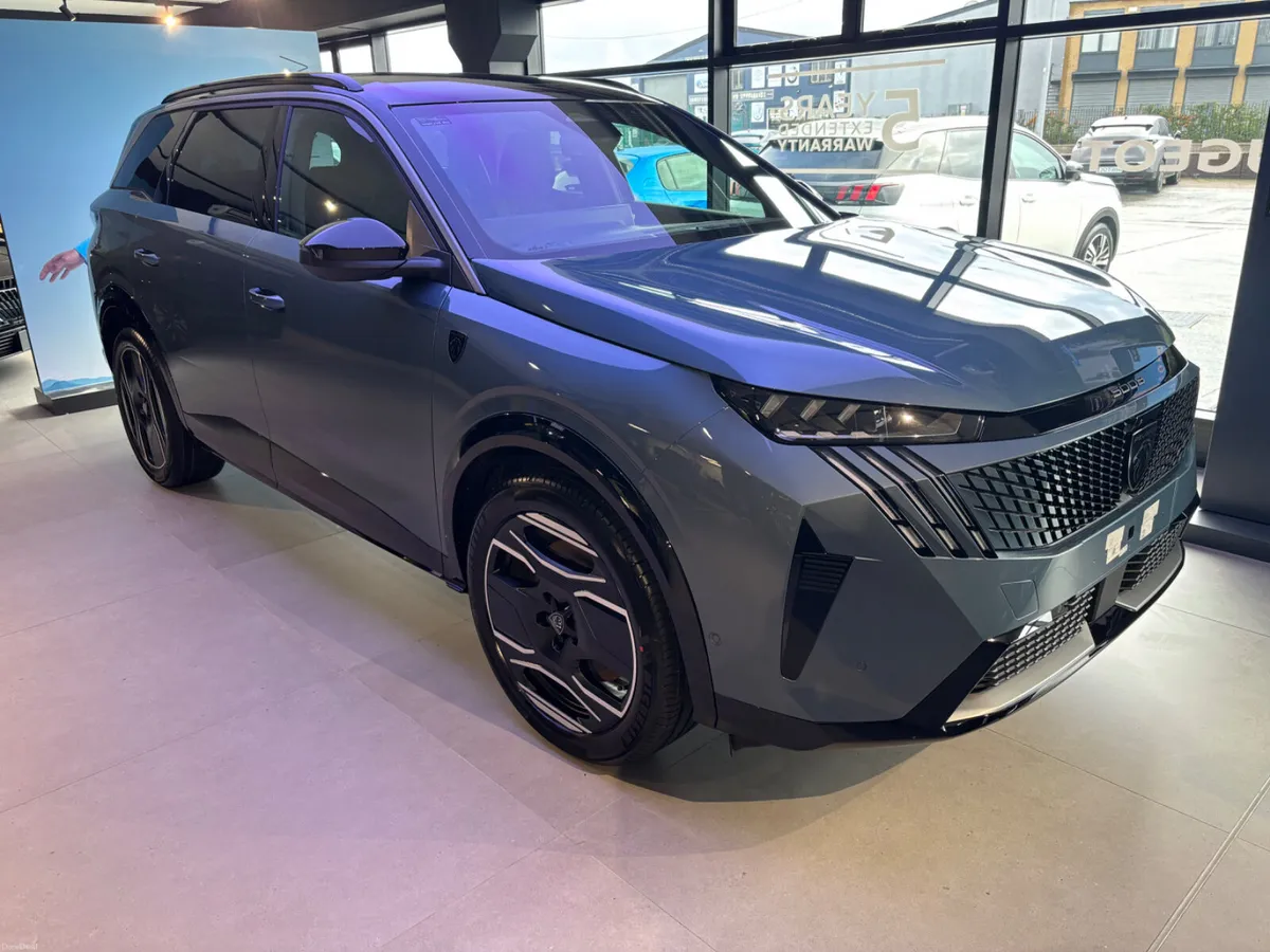 Peugeot 5008 eGT - Image 1