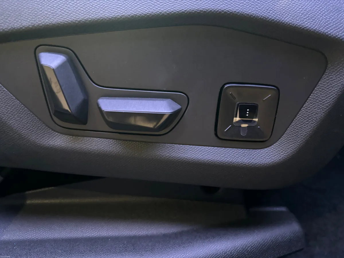 Peugeot 5008 eGT - Image 3