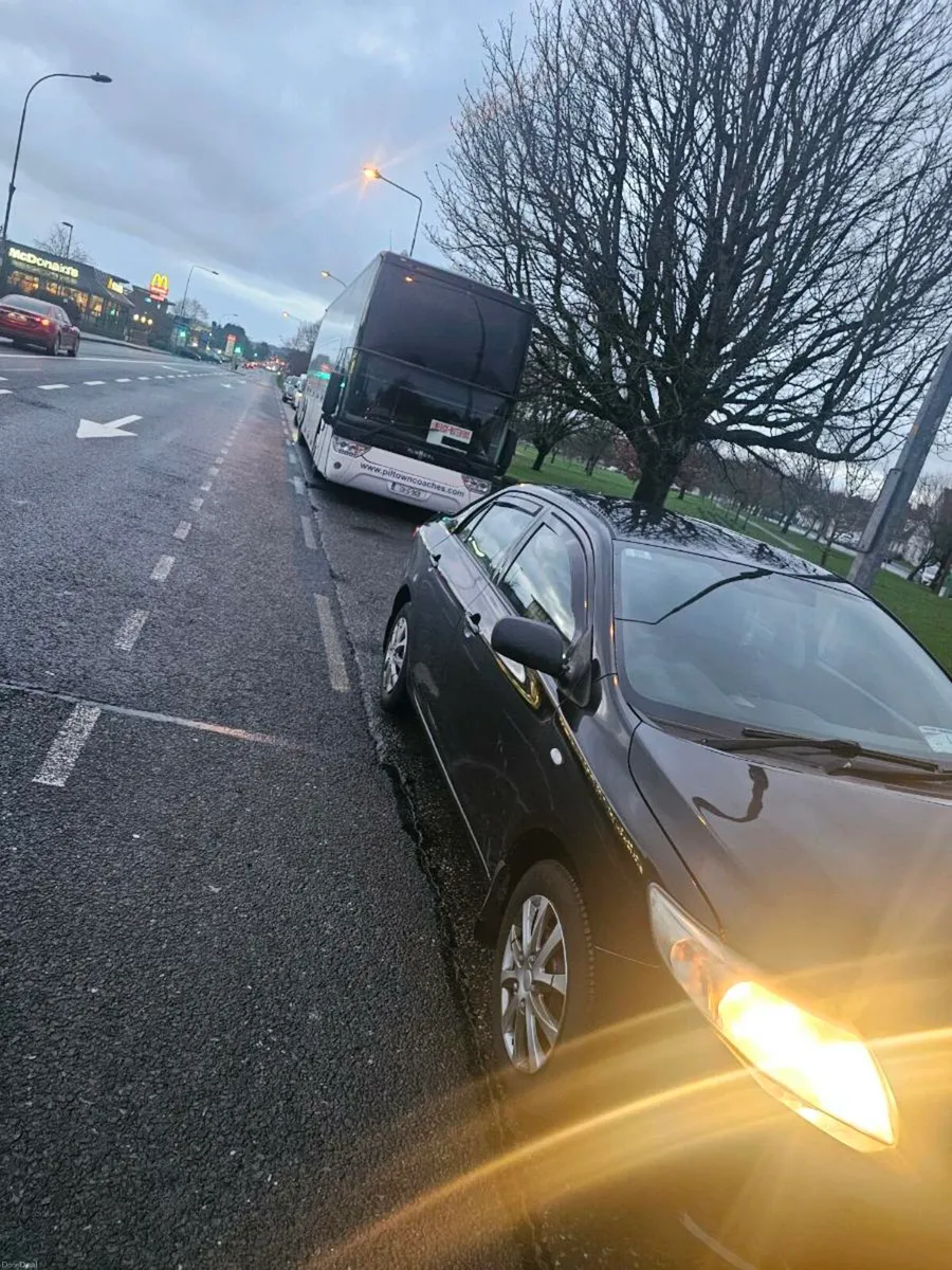 Toyota corolla 2009 - Image 4