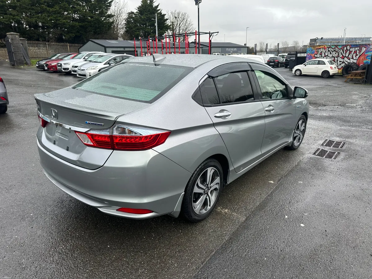 2014 HONDA GRACE HYBRID 1.5L  AUTOMATIC LOW MILES - Image 4