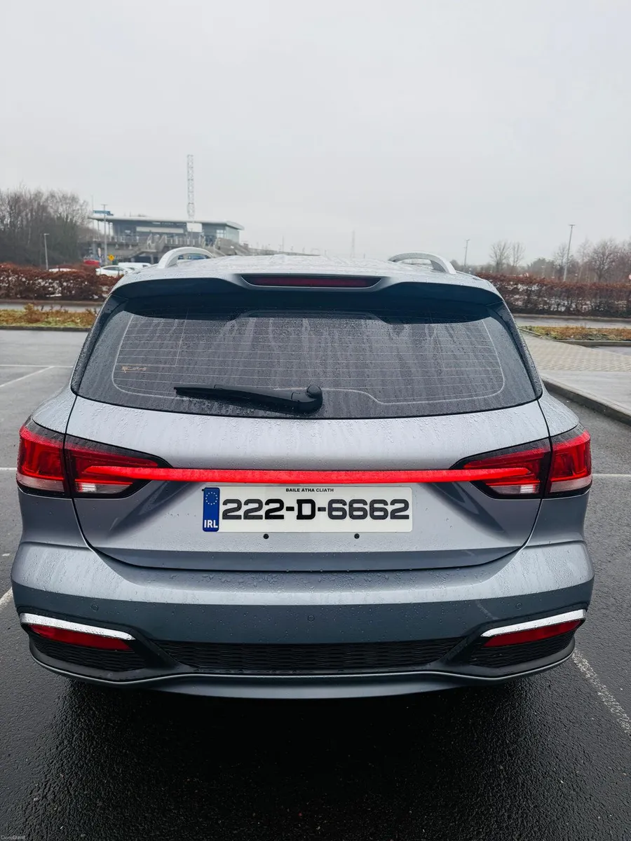 222 MG MG5 EV Exlusive Estate LEATHER PACKAGE - Image 4