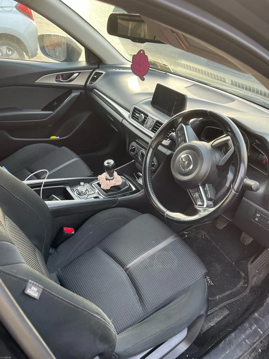 Mazda 3 executive - Image 3