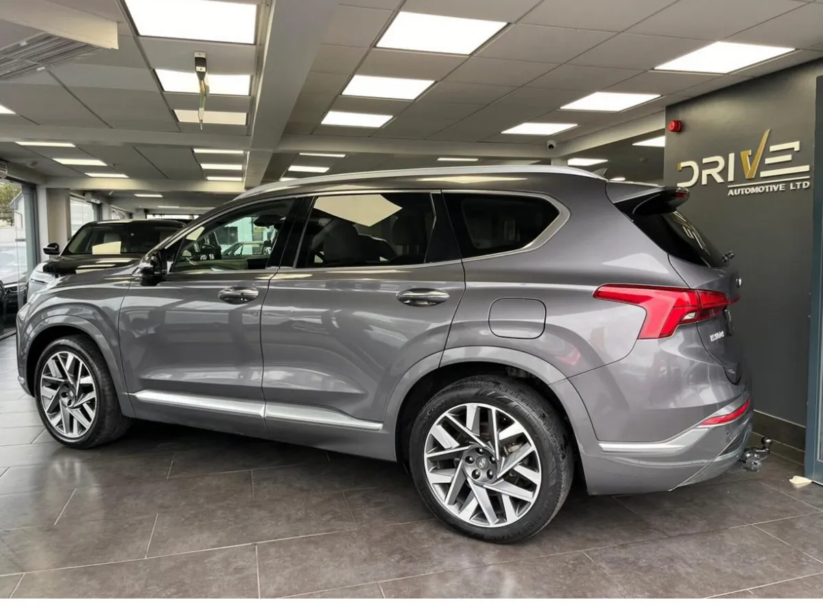 Hyundai Santa Fe 2021 4WD Executive Plus 2 Year Wa - Image 3