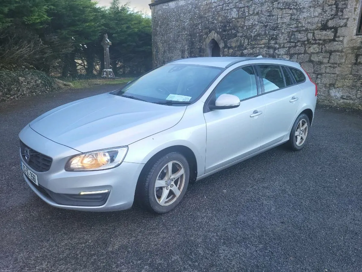 Volvo V 60 Estate 190hp - Image 3