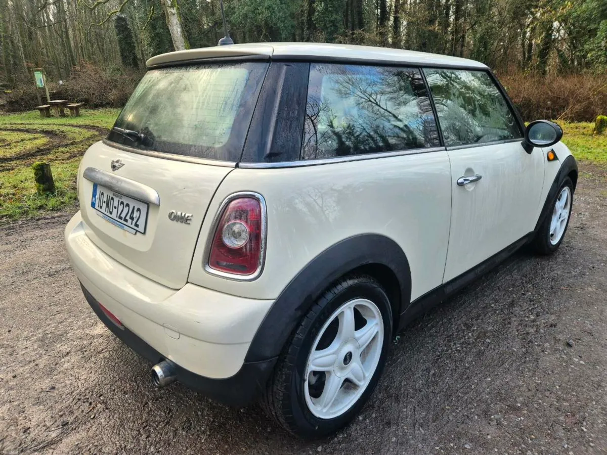 10 MINI 1.4  IMMACULATE - Image 2