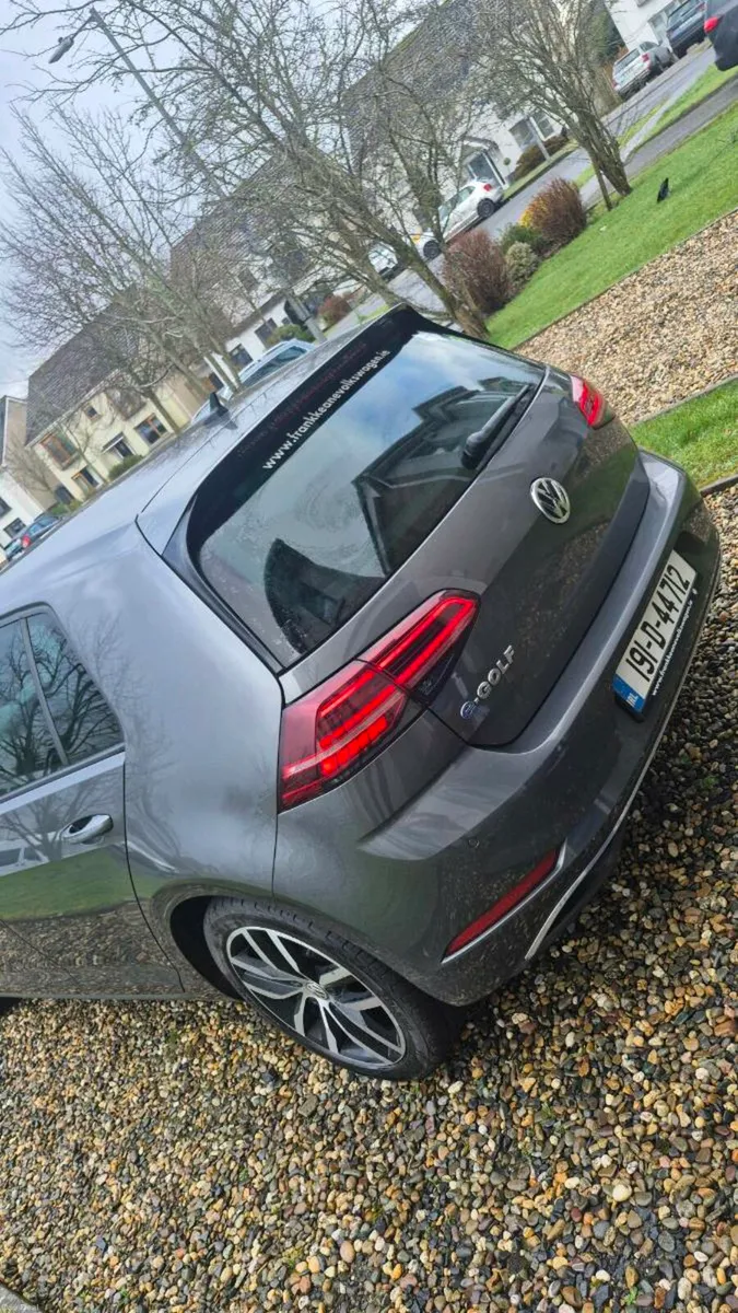 Volkswagen 2019 eGolf Comfort Line - Image 3