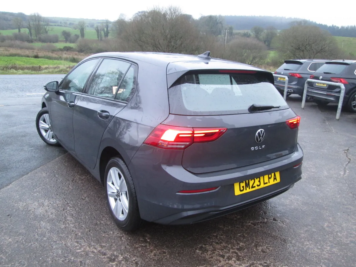 2023  VOLKSWAGEN  GOLF  1.5  TSI  130  LIFE  5DR - Image 5
