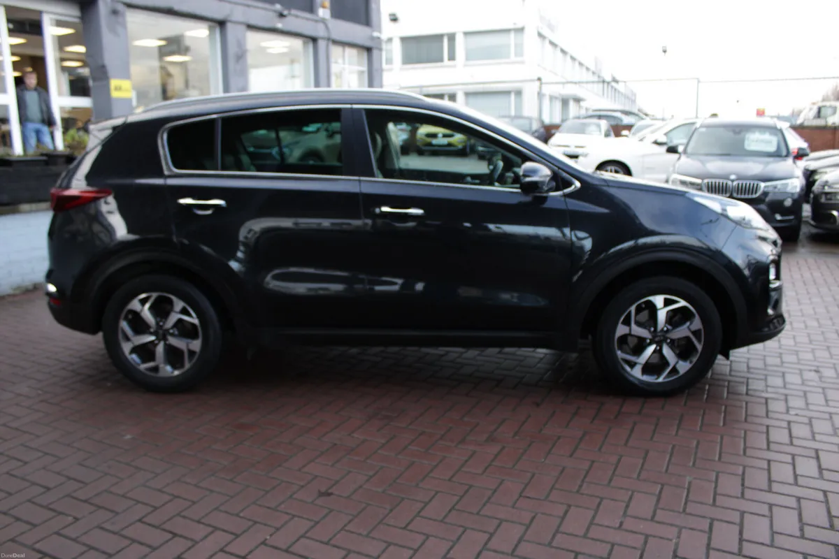 1.6CRDI K3 EDITION 5DR ESTATE  //  STUNNING CAR // - Image 3