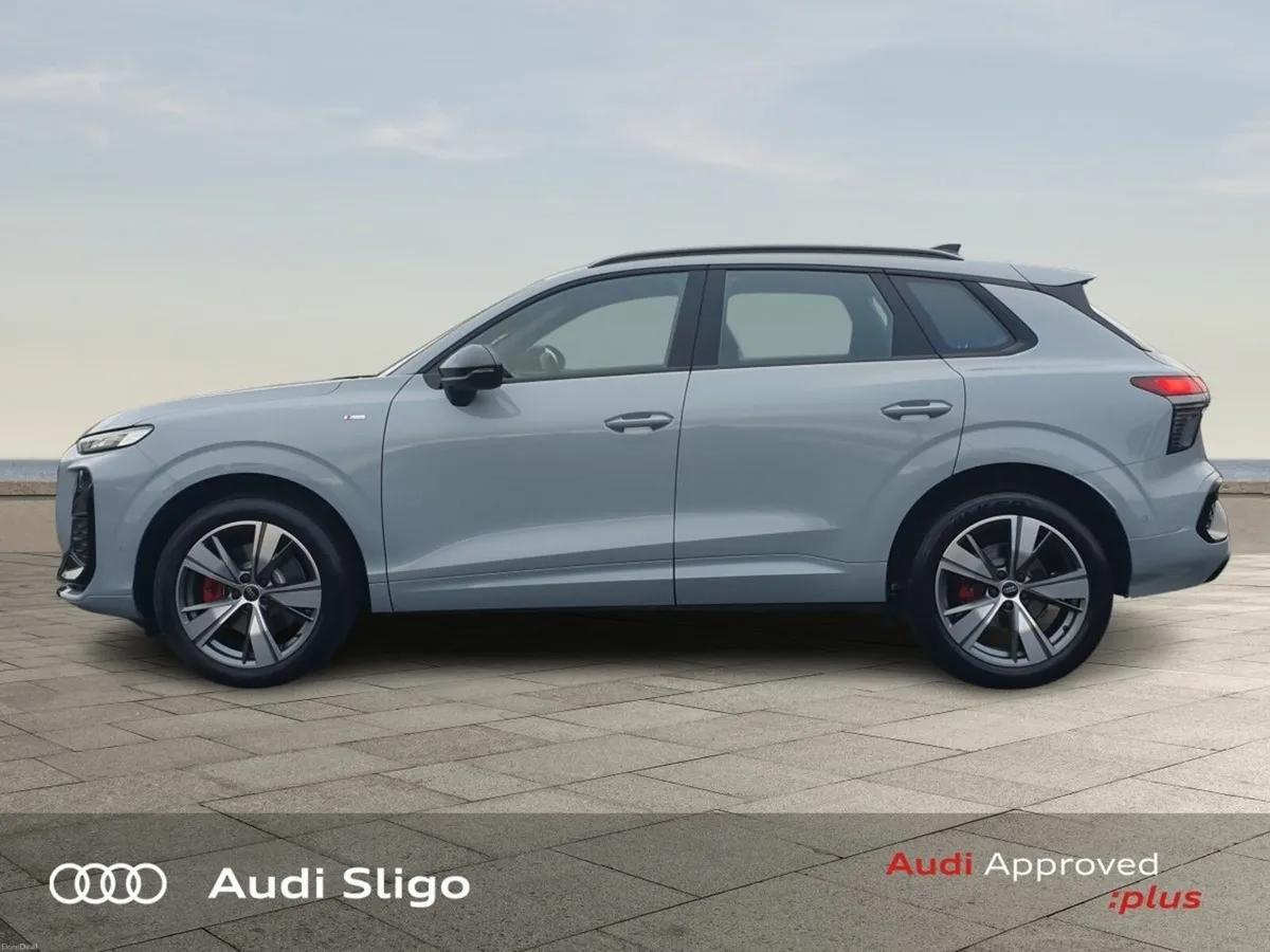 Audi Q3 S Line - TECH PACK + Black Styling Pack - - Image 4