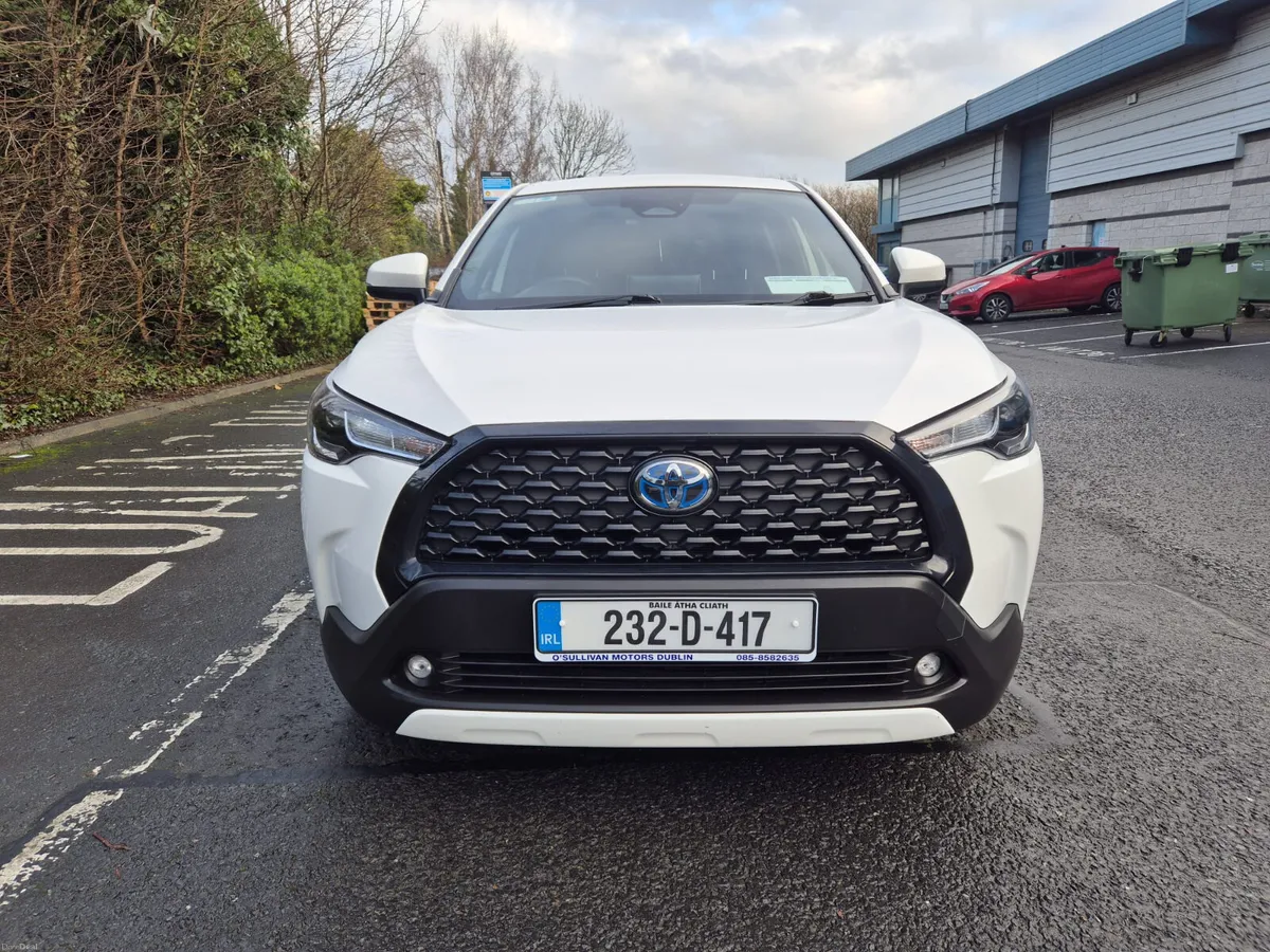 Toyota Corolla Cross/2023 /1.8 Petrol Hybrid/Auto - Image 3