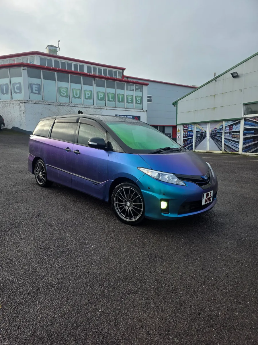 Toyota Estima 2009 - Image 2