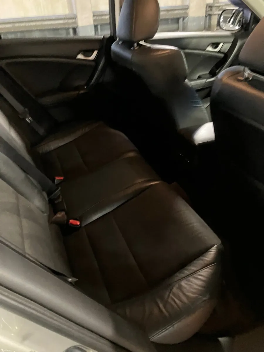 Honda Accord 2009 Estate - Image 2