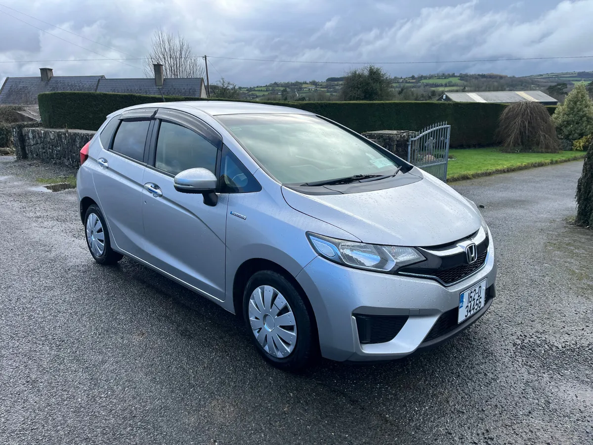 Honda Fit 2016  hybrid automatic - Image 1