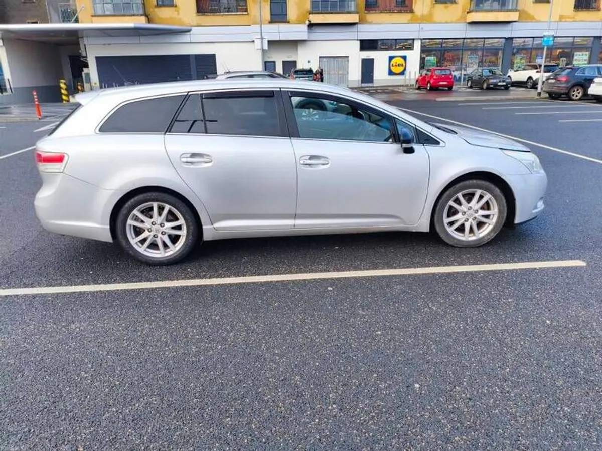 2012 Toyota Avensis - Image 3