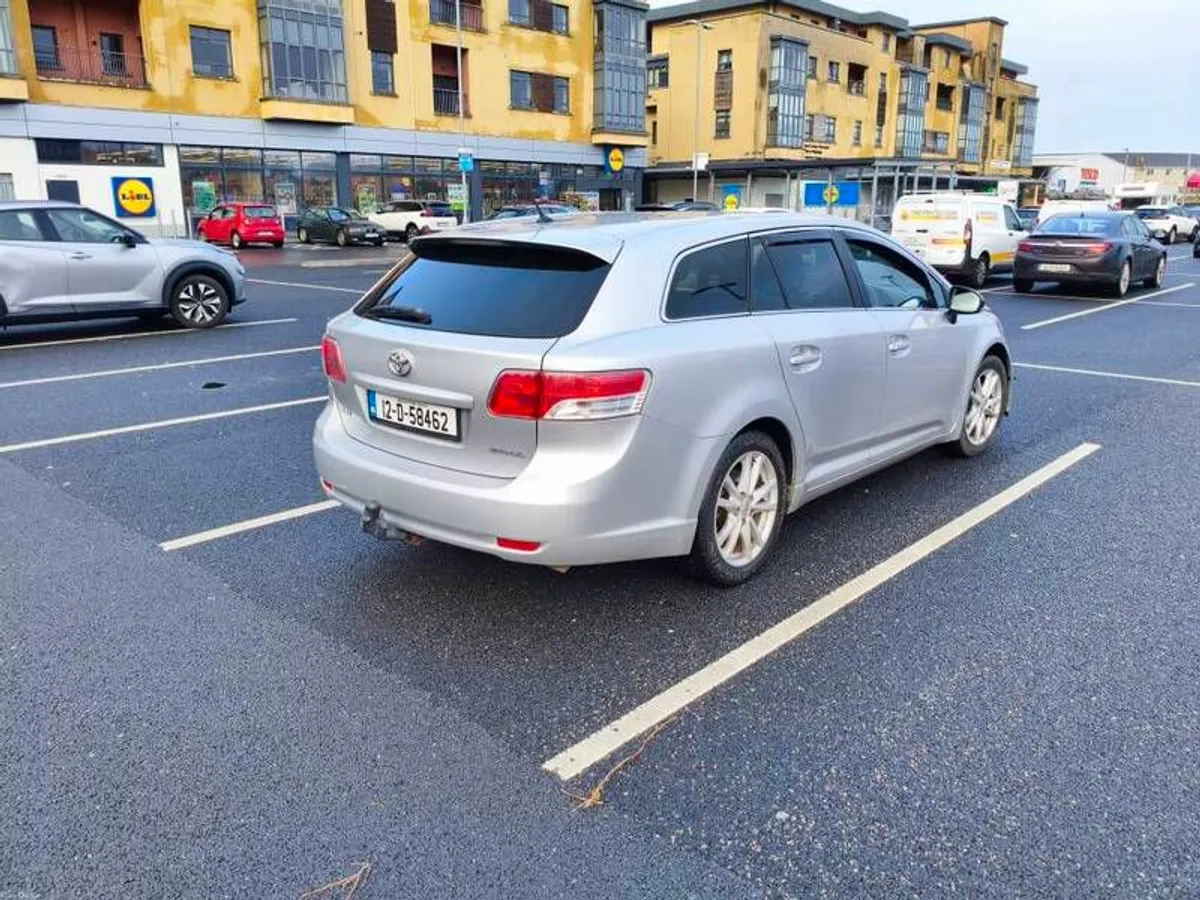 2012 Toyota Avensis - Image 4