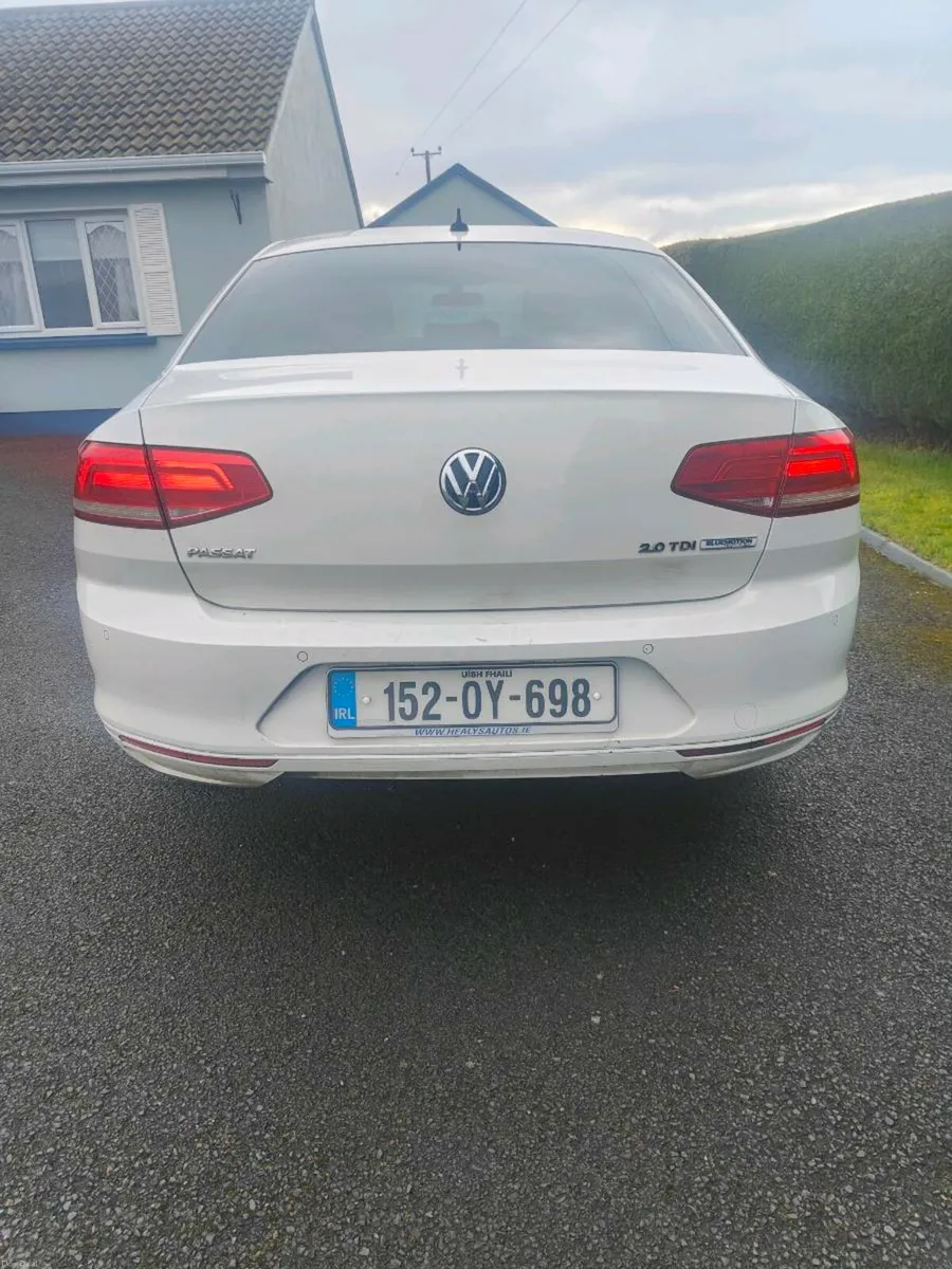 Volkswagen Passat - Image 2