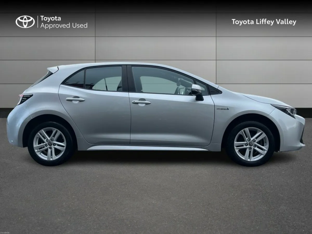 Toyota Corolla HYBRID LUNA H/B 4DR AUTO - Image 3