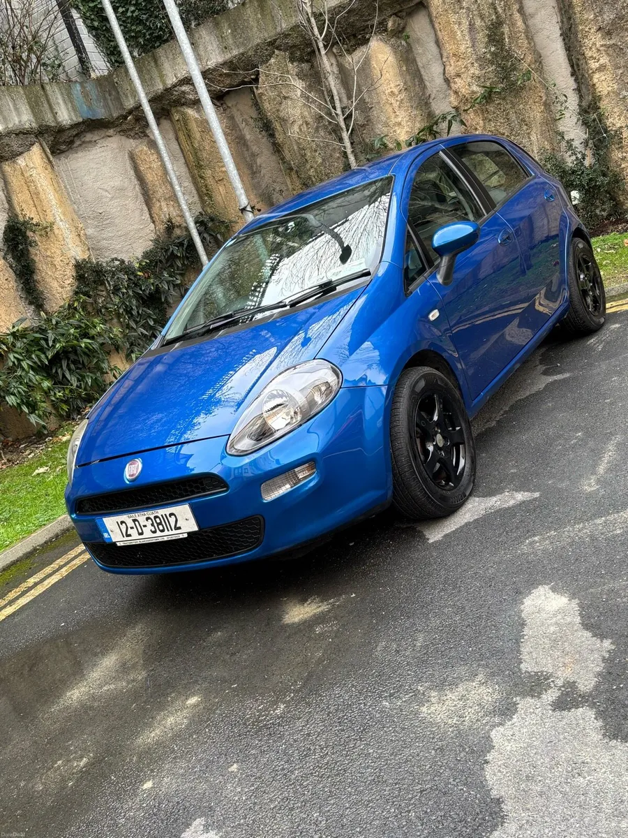 2012 Fiat Punto 1.2 petrol low mileage - Image 2