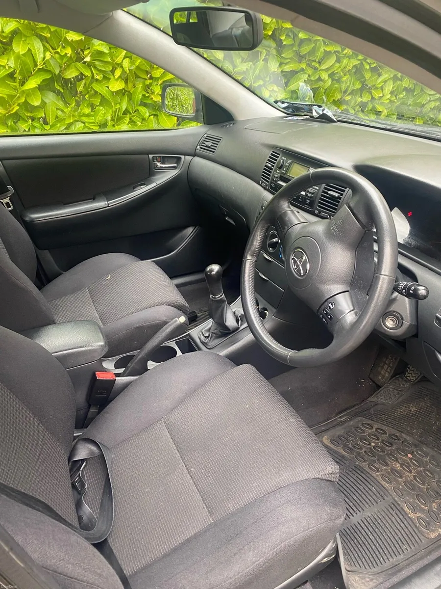 Toyota Corolla - Image 2