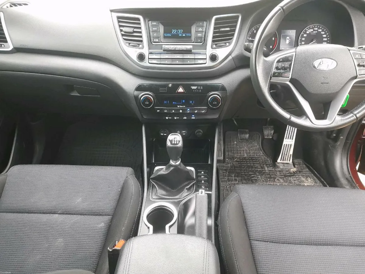 Hyundai tuscon 1.7crdi  low klm - Image 4
