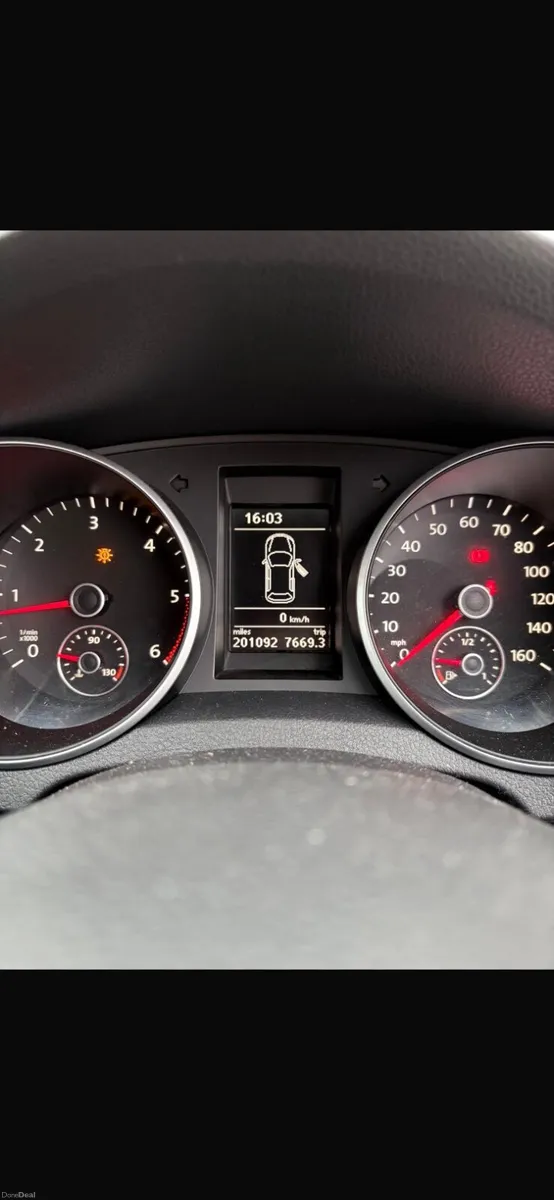 Volkswagen Golf 2011 - Image 2