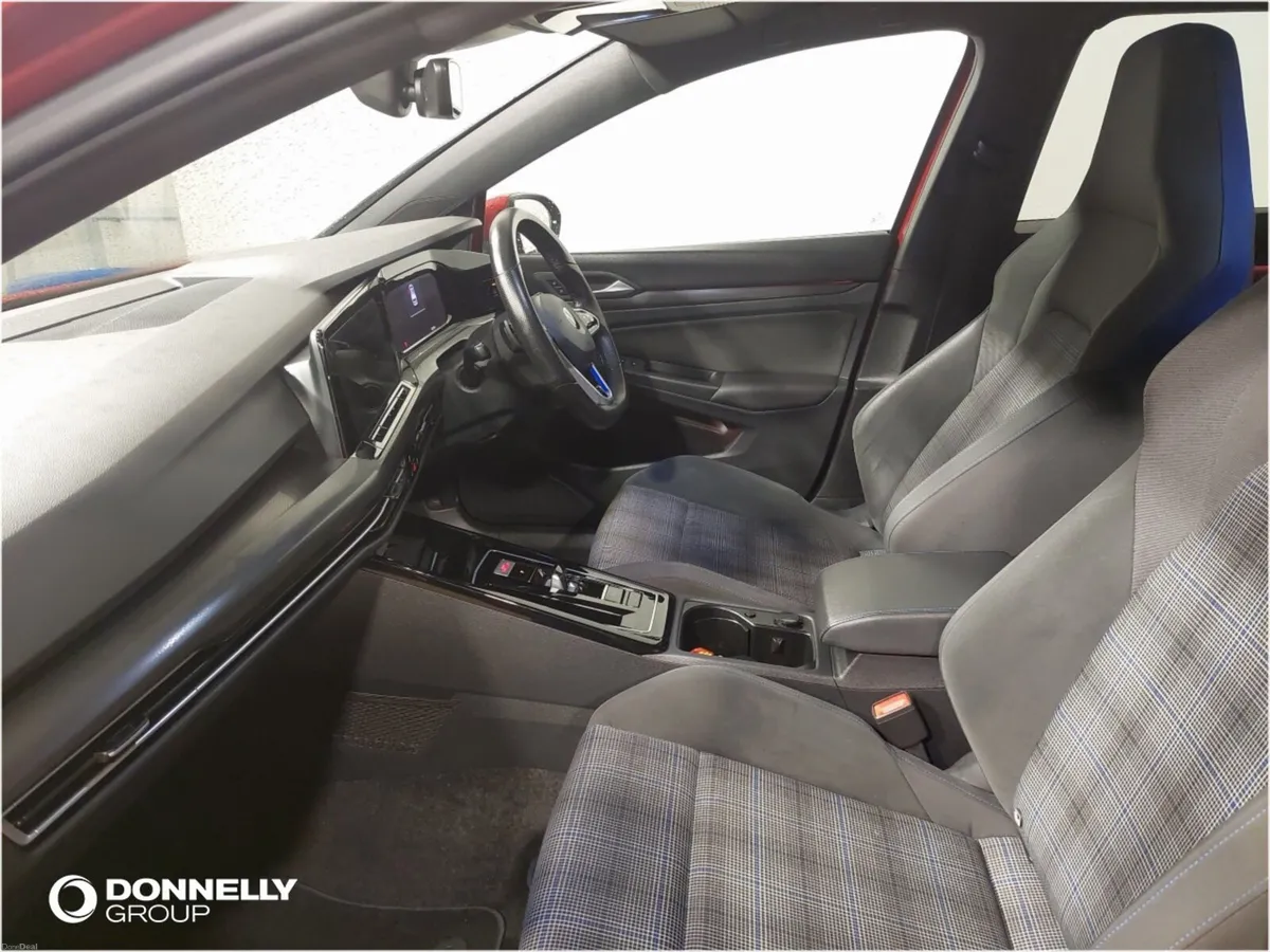 Volkswagen Golf Hatchback GTE - Image 2