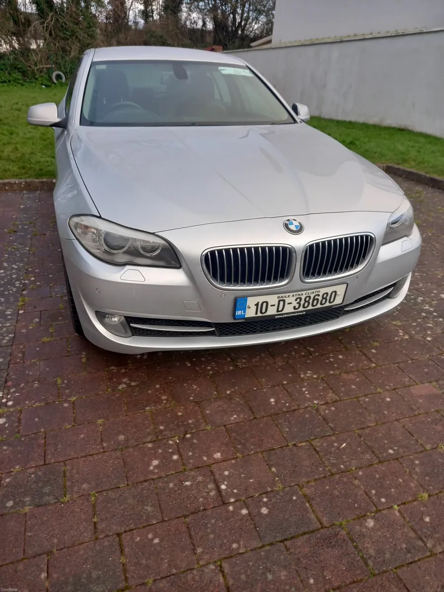 BMW 5-Series 2010 - Image 1