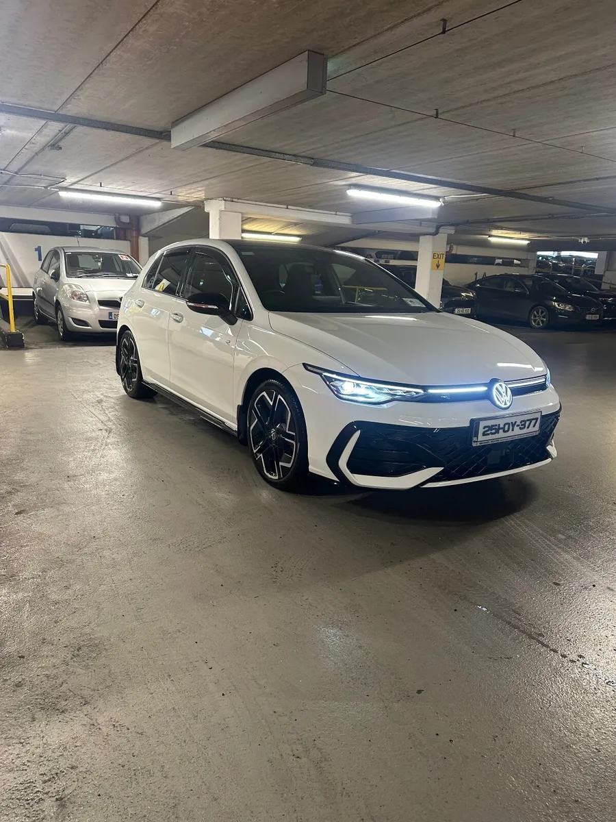 Volkswagen golf R-LINE AUTO PAN-ROOF TDI 2.0 150bh - Image 1