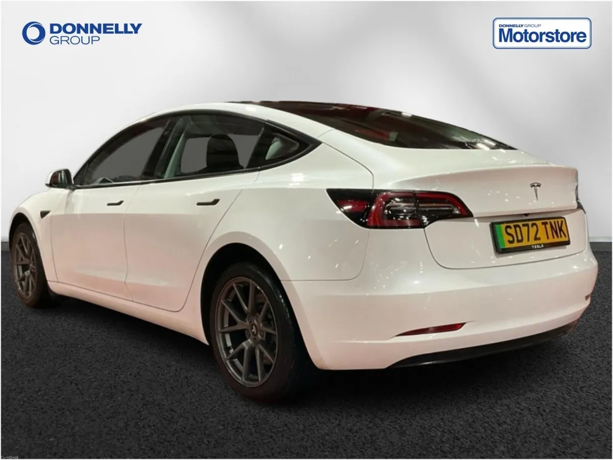 Tesla Model 3 Saloon - Image 2