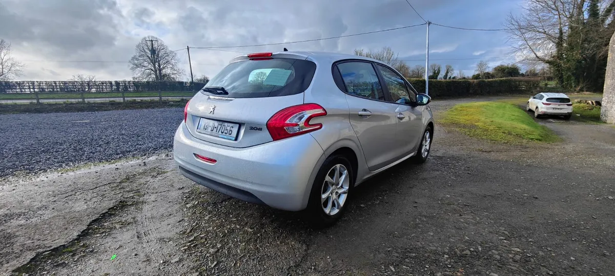Peugeot 208 1.4 diesel ( NCT and TAX)!! - Image 4