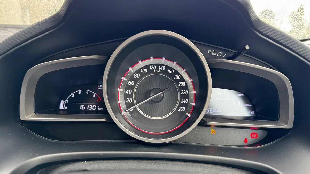 Mazda 3 2.2 diesel Exec Nav - Image 3