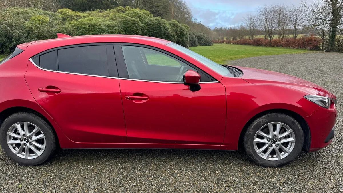 Mazda 3 2.2 diesel Exec Nav - Image 4