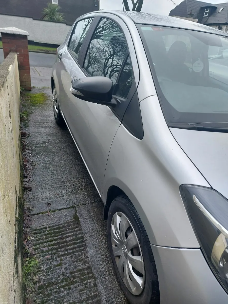 Toyota Yaris 2015 - Image 4