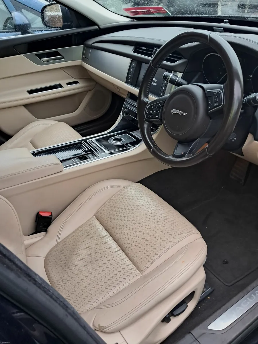 Low kms jaguar XF prestige - Image 3